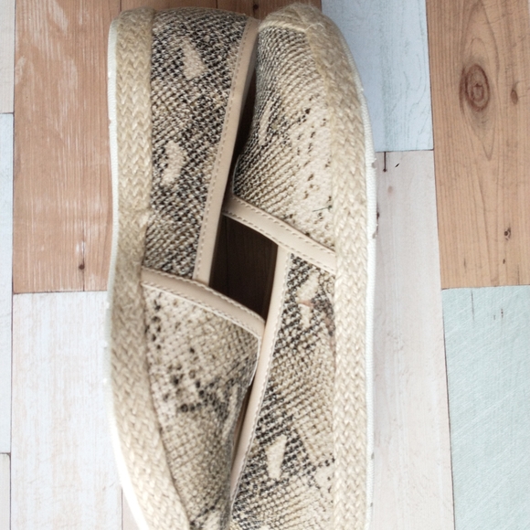 Montana Women's Jute trim, snake embossed slip on - Picture 9 of 9